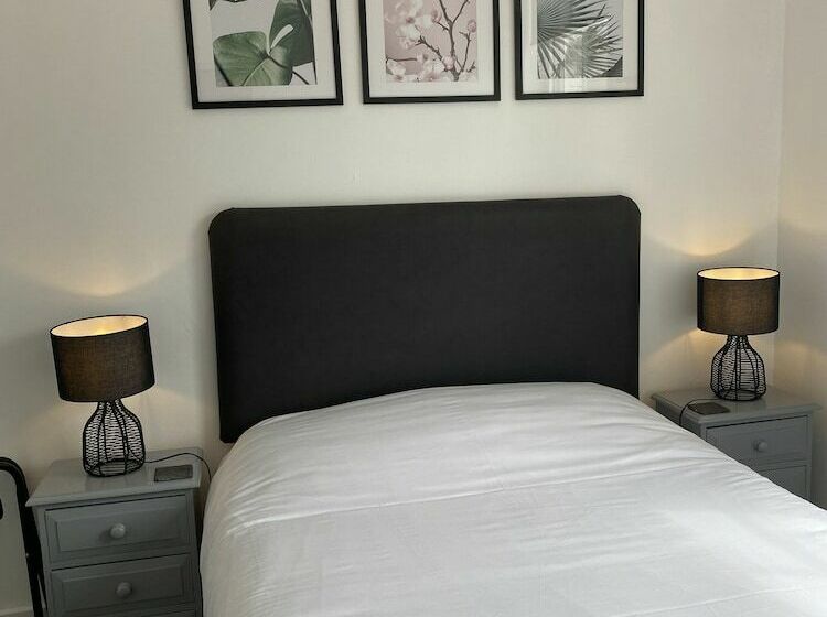 غرفة أساسية, Castle