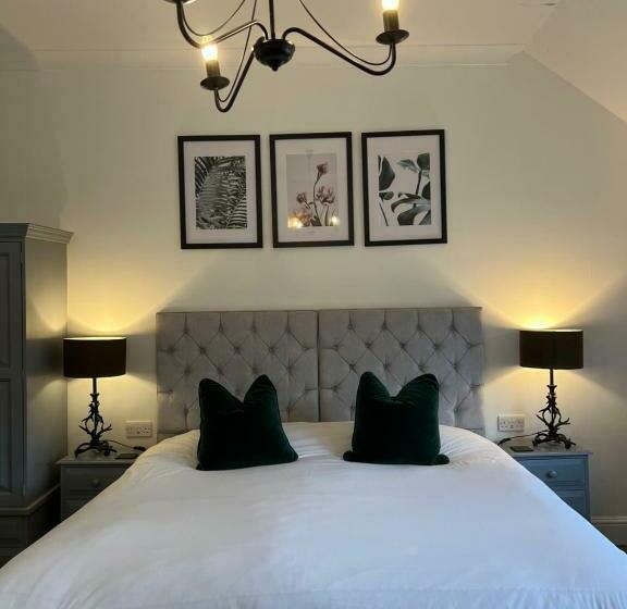 غرفة ديلوكس ثلاثية, Castle