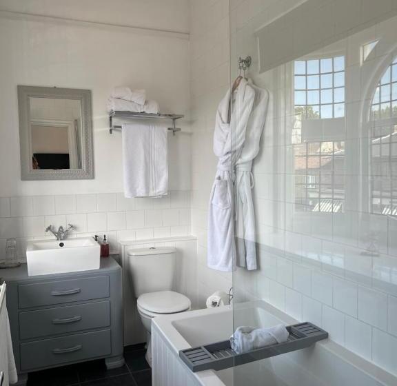 غرفة ديلوكس, Castle