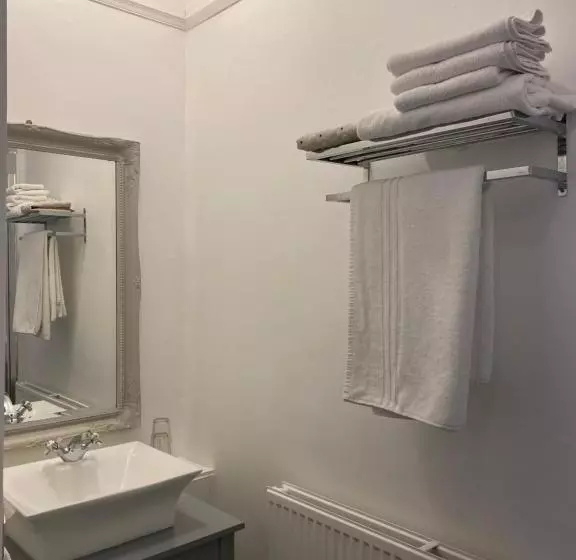 Habitació Triple Deluxe, Castle