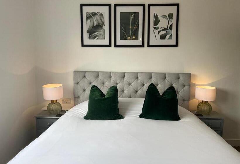 غرفة سوبيريور, Castle