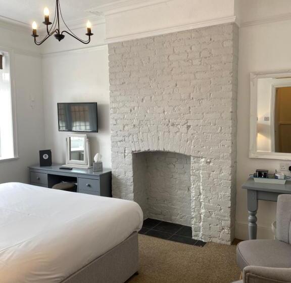 غرفة ديلوكس ثلاثية, Castle