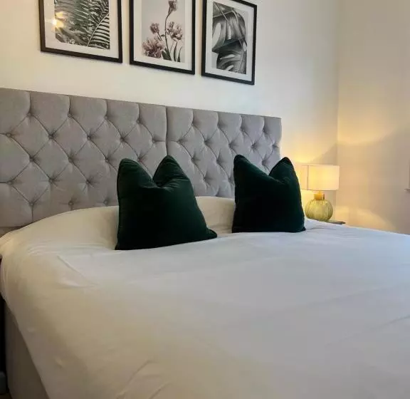 Habitació Triple Deluxe, Castle
