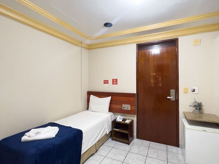 غرفة قياسية فردية, Central