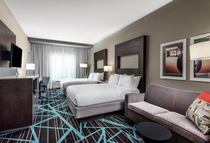 غرفه قياسيه سريرين مزدوجين, Holiday Inn Express & Suites   Charlotte Airport, An Ihg