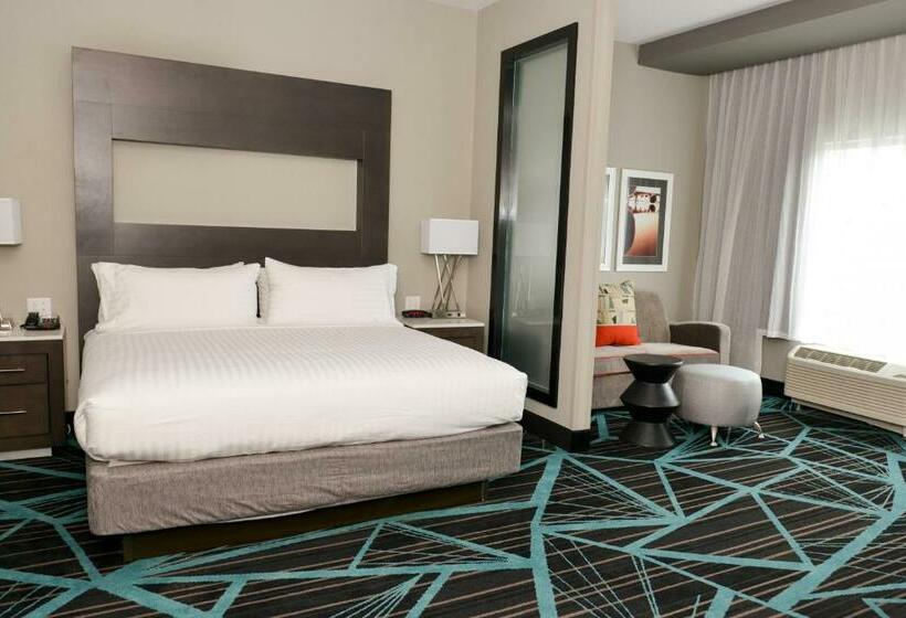 جناح سرير كينج, Holiday Inn Express & Suites   Charlotte Airport, An Ihg