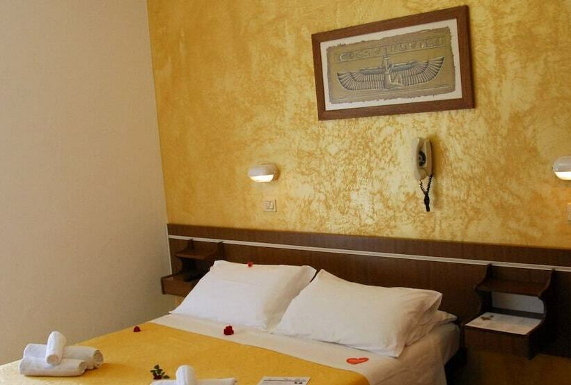 اتاق استاندارد, Hollywood