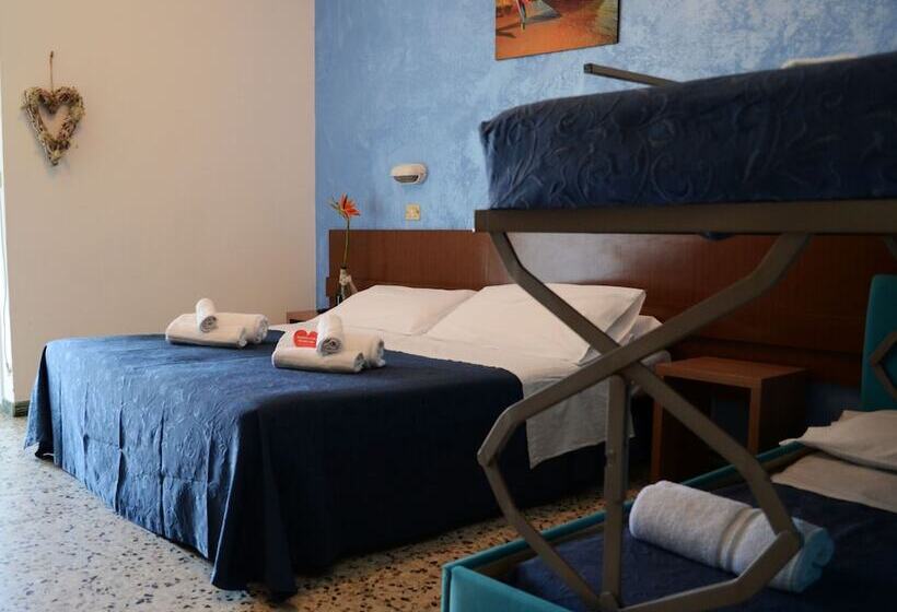 اتاق استاندارد چهار تخته, Hollywood