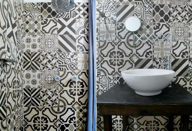 Номер Superior, Maria Otilia Falla