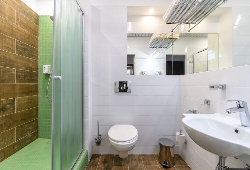 חדר קומפורט, North Crown