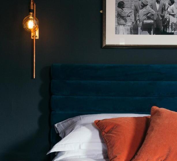 Номер Deluxe, The Porterhouse Grill & Rooms