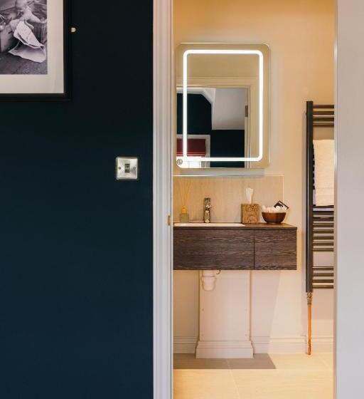 Номер Deluxe, The Porterhouse Grill & Rooms