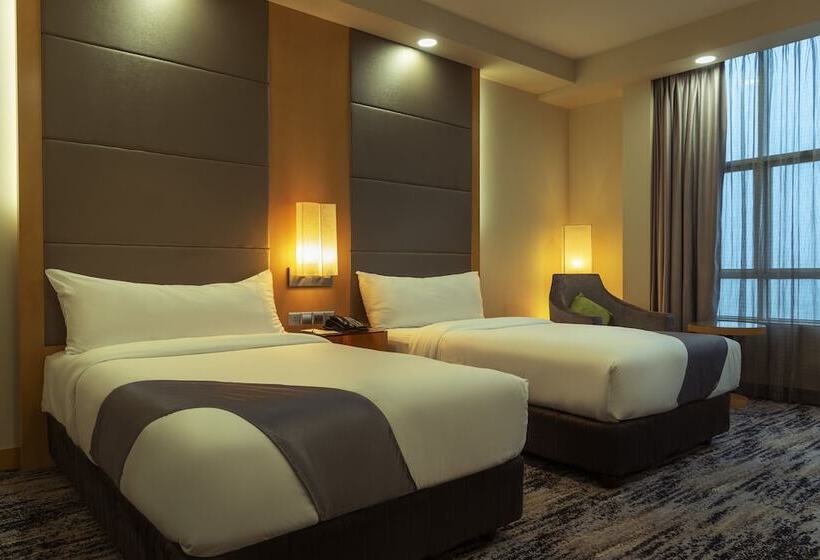 クラブルーム, The Waterfront