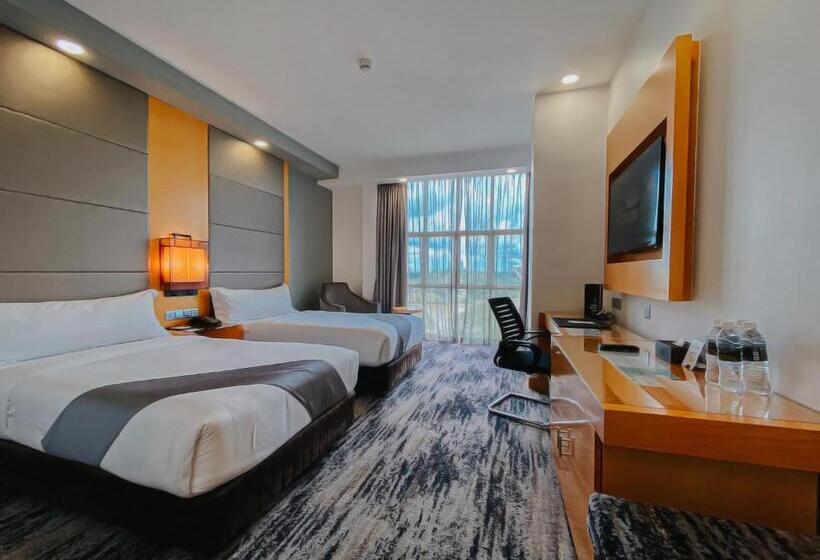 クラブルーム, The Waterfront