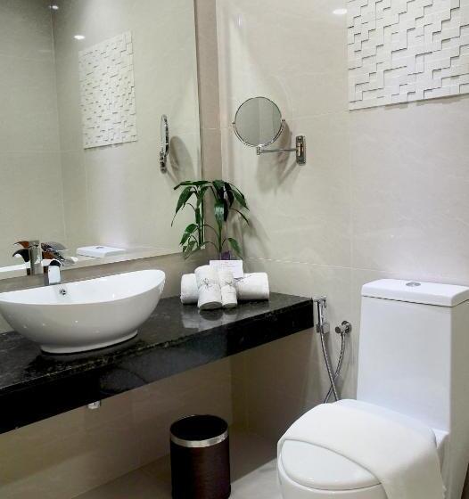 クラブルーム, The Waterfront