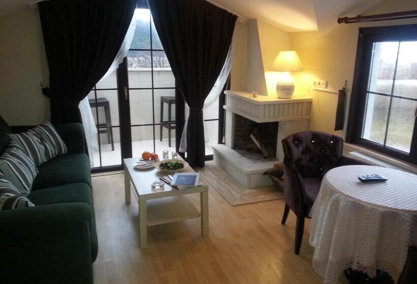 سوییت با چشمانداز دریا, Velena