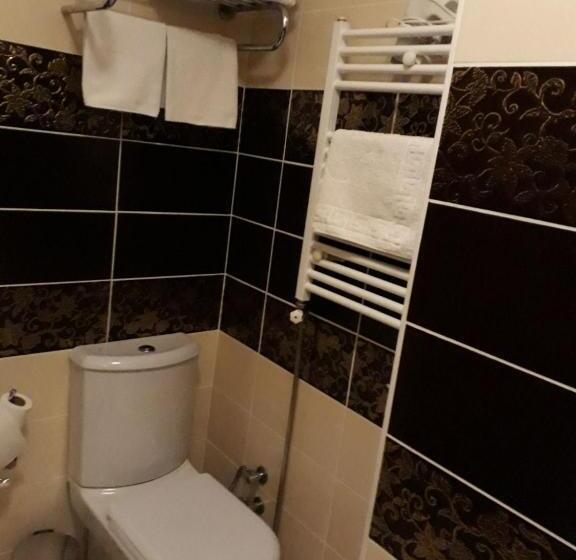 سوییت با چشمانداز دریا, Velena