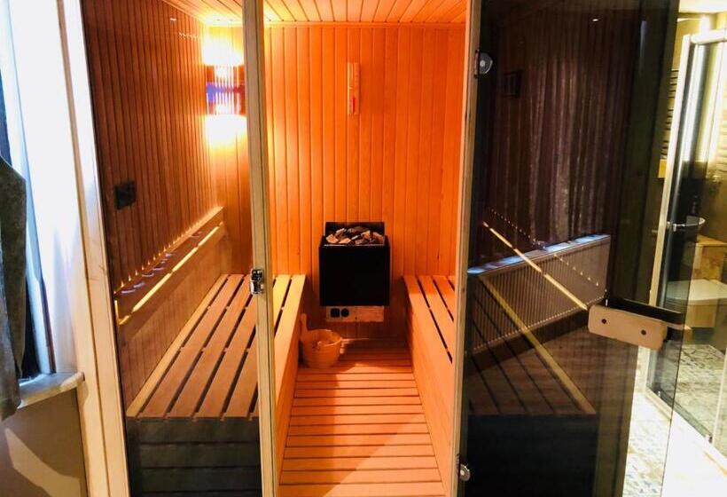 اتاق لوکس با چشمانداز دریا, Velena