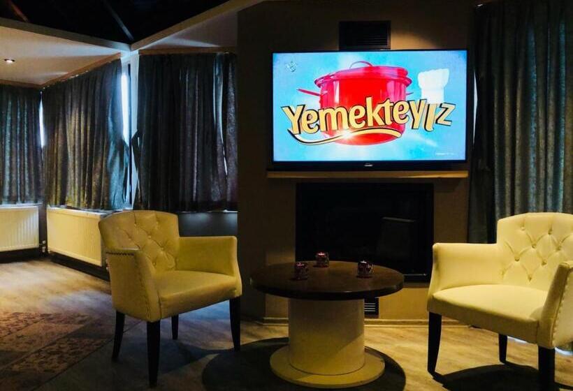 اتاق لوکس با بالکن و چشمانداز دریا, Velena