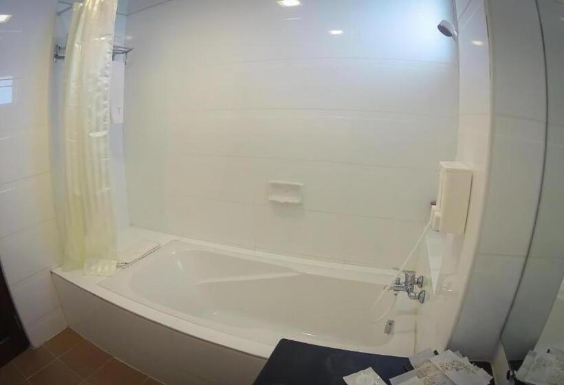 اتاق پنت هاوس, Yankin