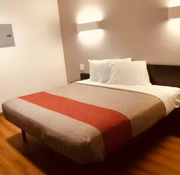 キングサイズベッドのデラックスルーム, Motel 6 Augusta, Ga  Fort Gordon