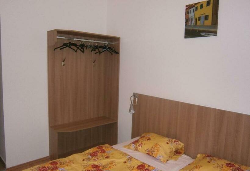 スタンダードルーム, Fanni Budapest Guesthouse