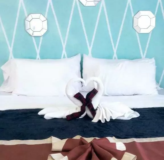 سوئیت با تخت بزرگ, The Red Hut Inn