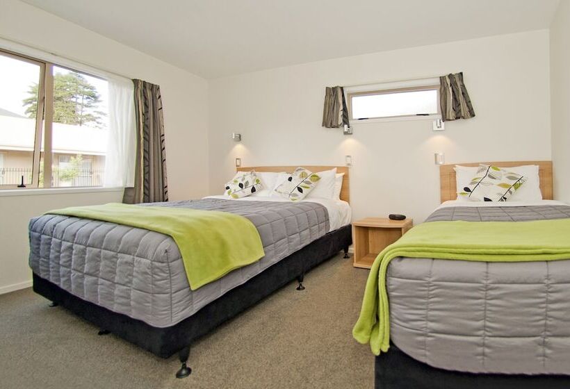 סוויטת 2 חדרי שינה, The Olive Motel