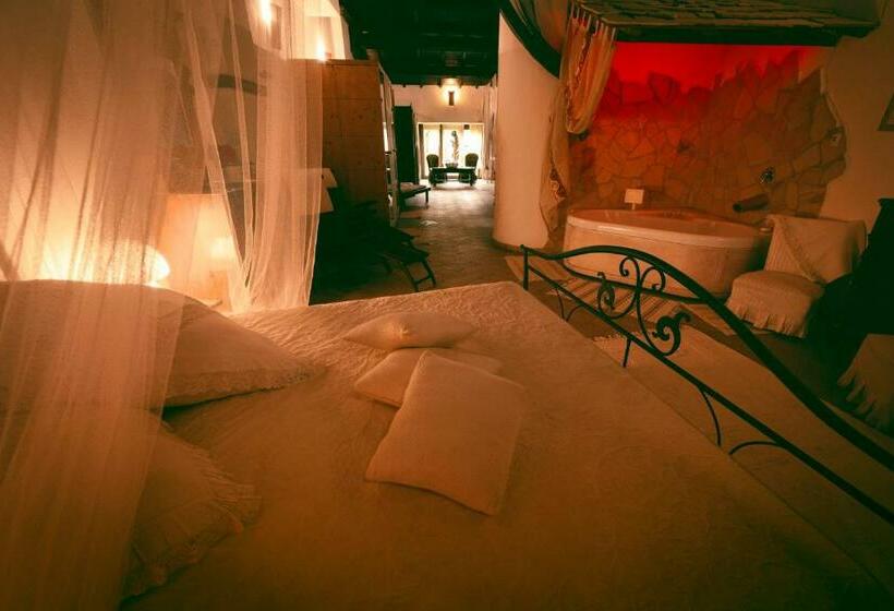 带按摩浴盆的套房, Agriturismo Tenuta Monte La Guardia