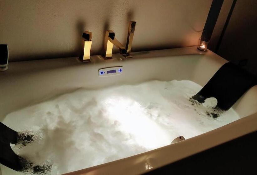 자쿠지 스위트, Agriturismo Tenuta Monte La Guardia