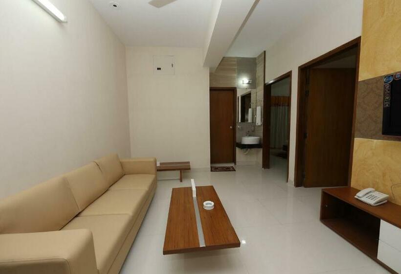 سوییت سوپریور, Naas Serviced Apartments