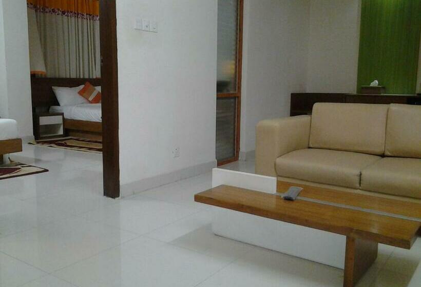 اتاق لوکس سه تخته, Naas Serviced Apartments