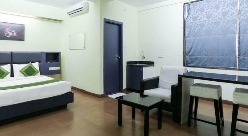 Deluxe Zimmer, Cosmo Annora