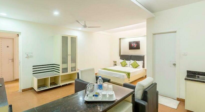 Superior Zimmer Kingsize Bett, Cosmo Annora