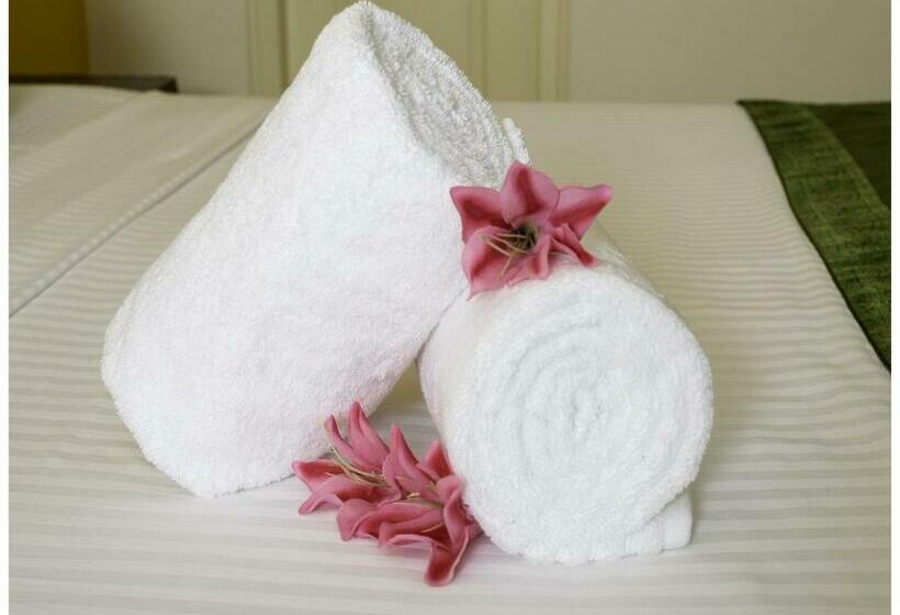 Superior Zimmer Kingsize Bett, Cosmo Annora