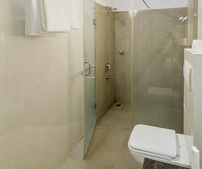 Deluxe Zimmer, Cosmo Annora