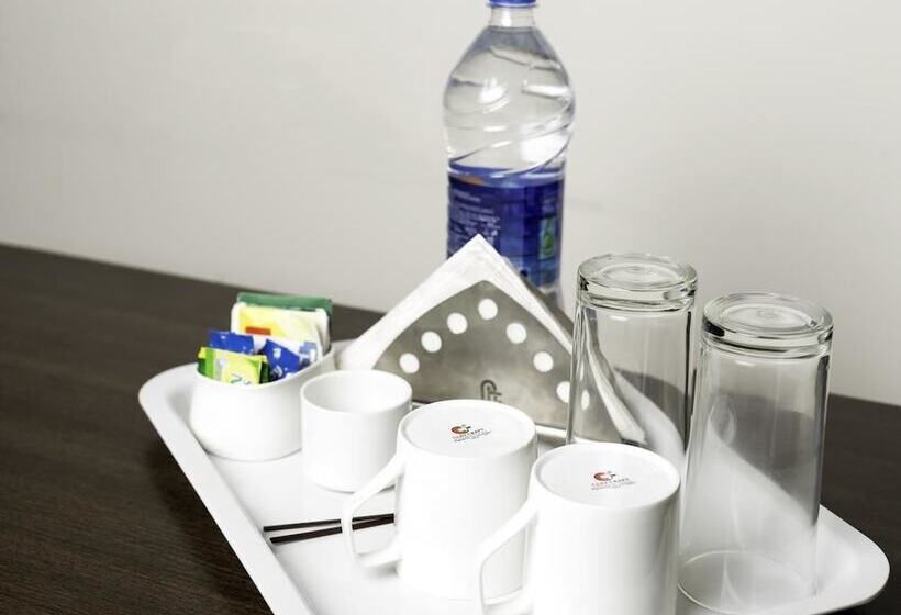 Deluxe Zimmer, Cosmo Annora