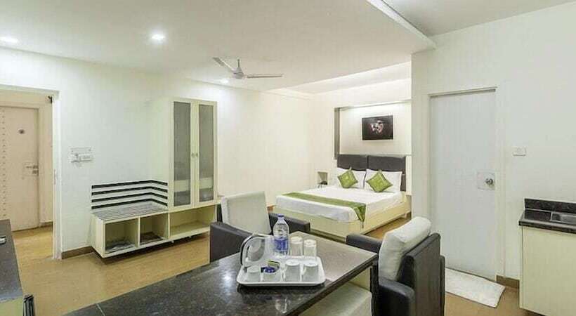 Deluxe Zimmer, Cosmo Annora