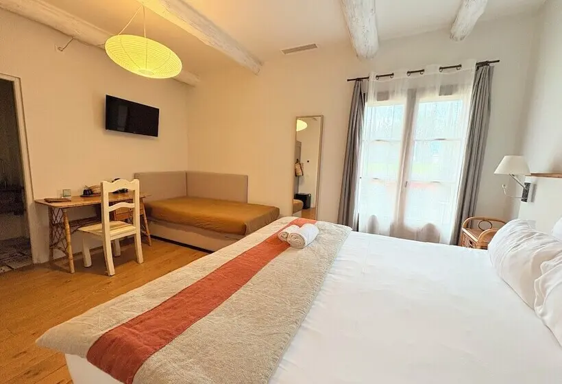 Standard Kolmen Hengen Huone, Domaine Gao