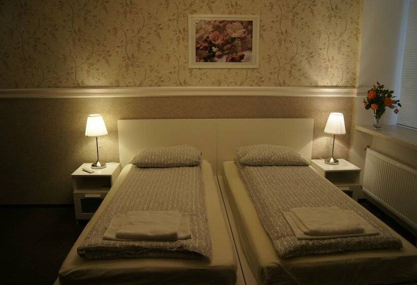 コンフォートルーム, Griboedov House