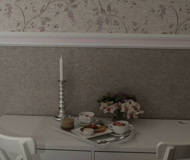 Quarto Comfort, Griboedov House