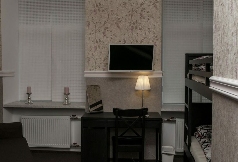 Quarto Triplo Estandar, Griboedov House