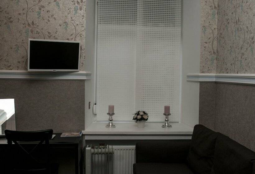 スタンダードトリプルルーム, Griboedov House