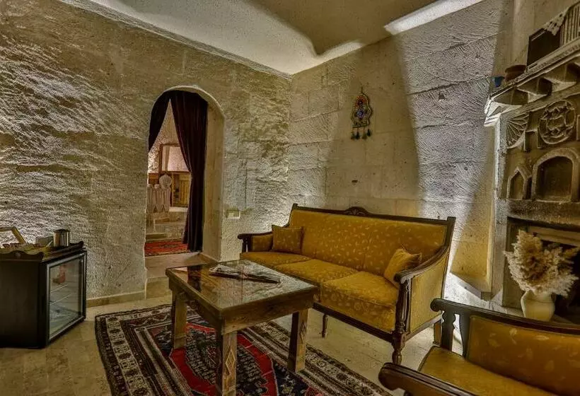 デラックスルーム, Hidden Cave