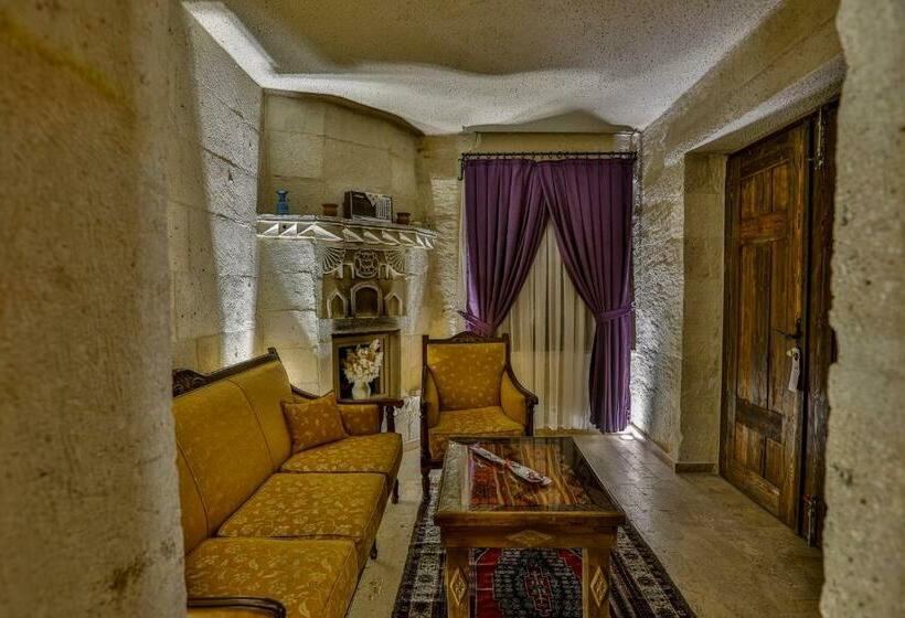 חדר דלוקס, Hidden Cave