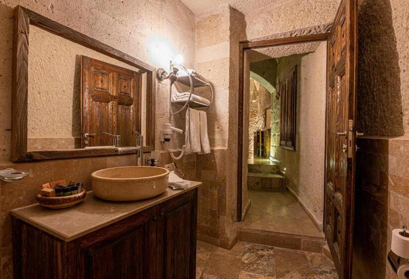 חדר דלוקס, Hidden Cave