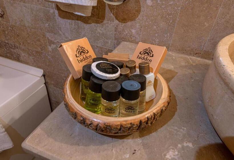 חדר דלוקס, Hidden Cave