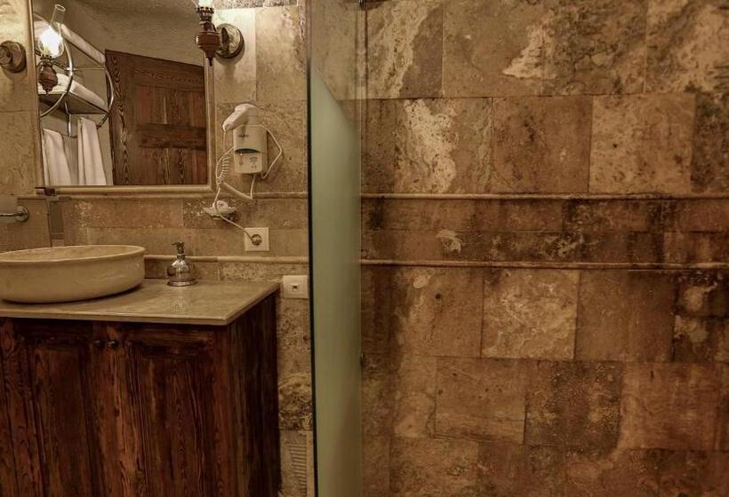 חדר סטנדרט, Hidden Cave