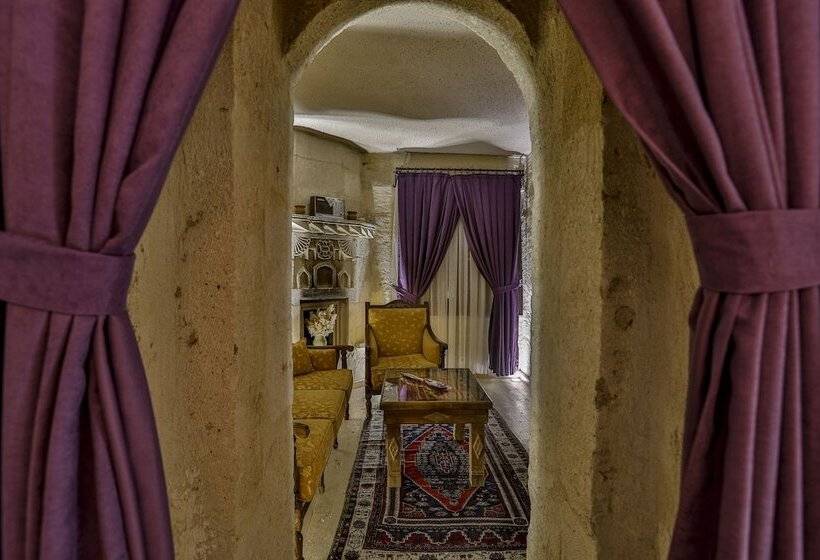 חדר דלוקס, Hidden Cave