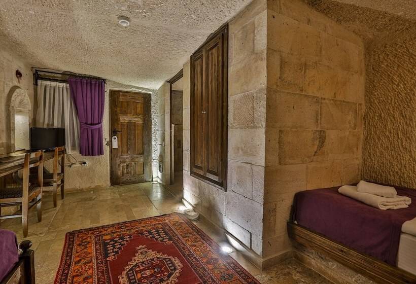 اتاق استاندارد, Hidden Cave